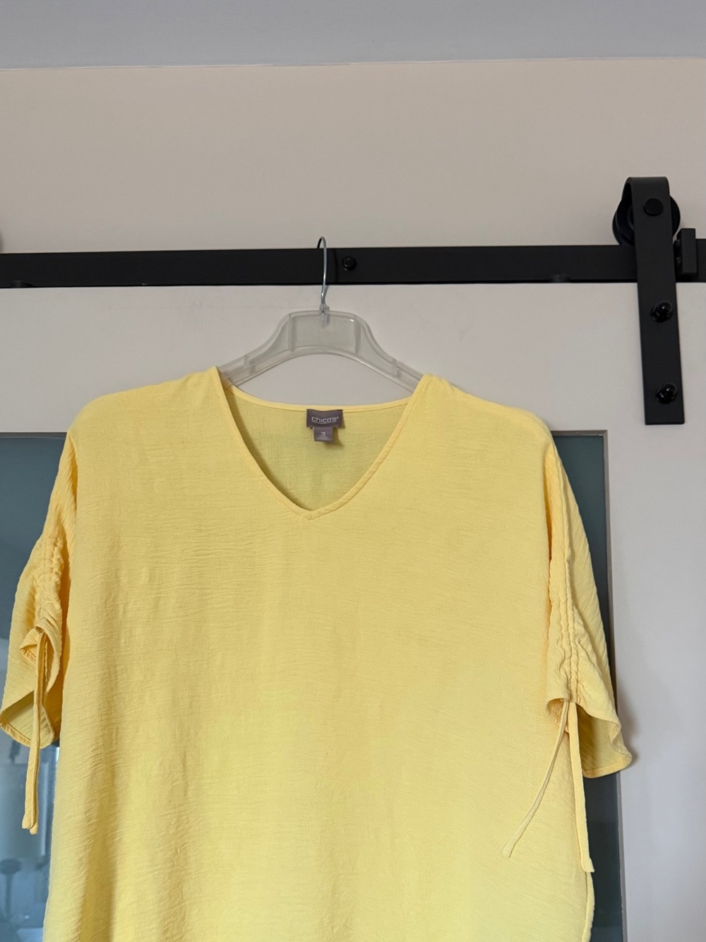 Chico’s Soft Yellow V-Neck Short Sleeve Top. Size 3